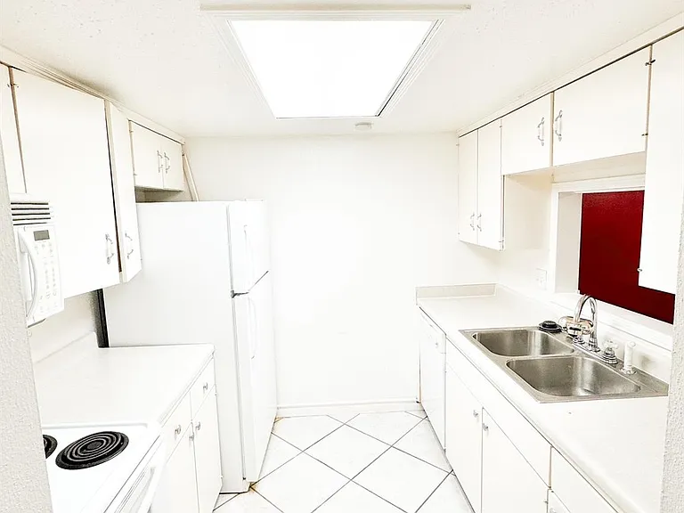 12633 Memorial Dr #4 — Photo 3