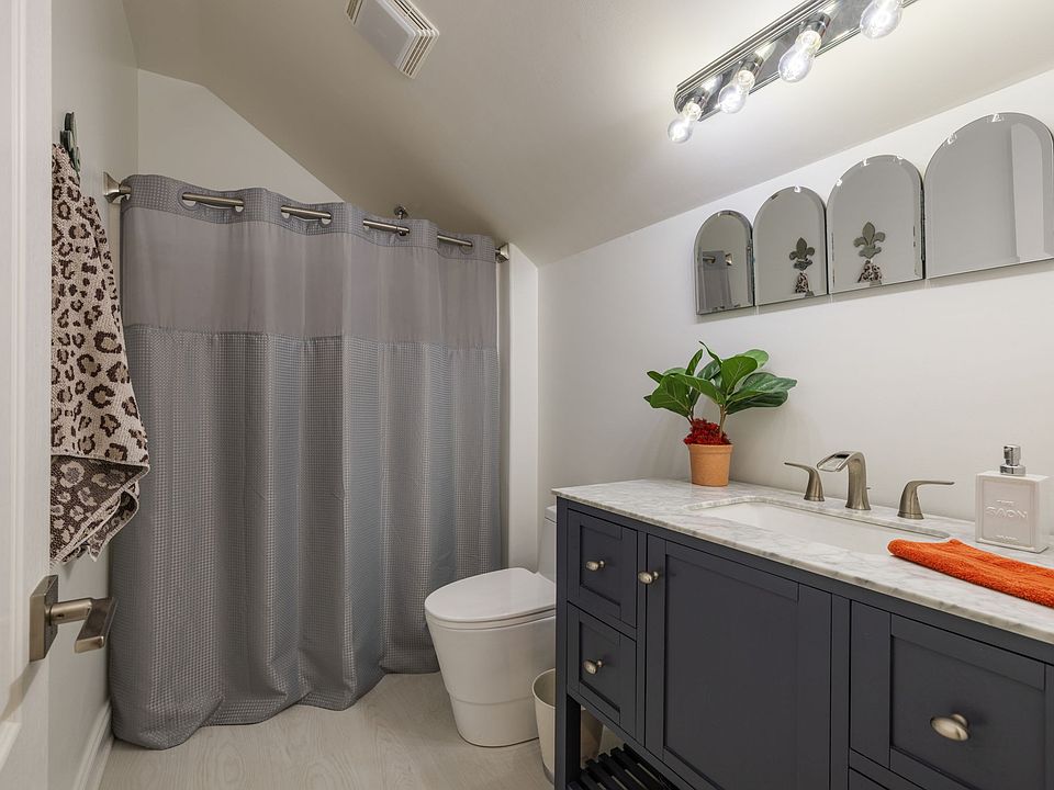 46th image of 442 Lakeview Cir