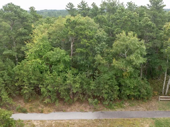 49 Seabiscuit Dr, Plymouth, MA 02360