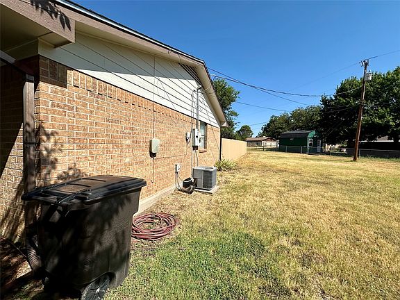 5th image of 102 Mockingbird Cir