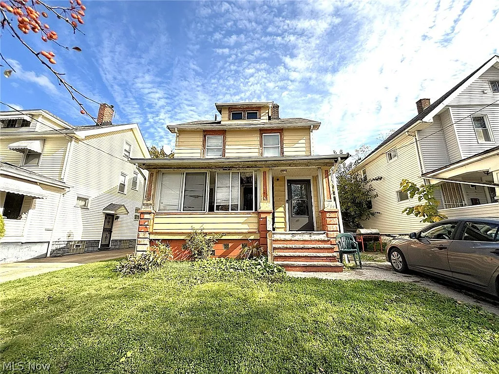 3309 E 137th St photo 1
