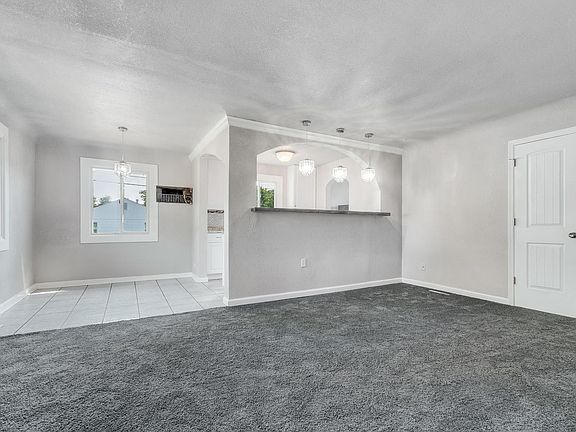 3rd image of 195 S Canosa Ct