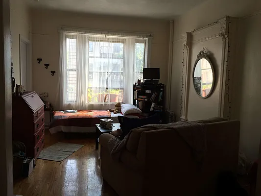 Rented by Nooklyn NYC LLC | media 11