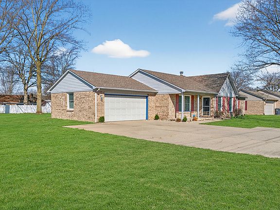 3rd image of 1111 S Rangeline Rd