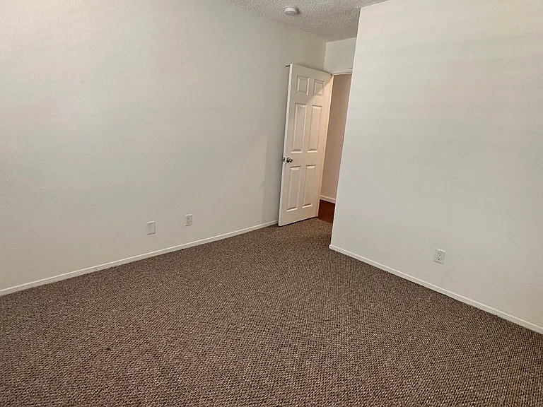 1108 Molino Ave #1 — Photo 15