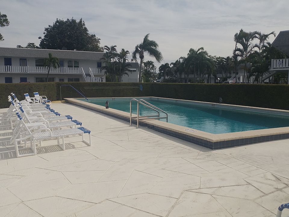 2 pools, one heated, one not