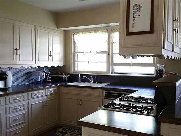 4th image of 4612 Bradwood Ter