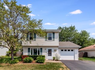 3485 Fox Hill Rd, Aurora, IL 60504