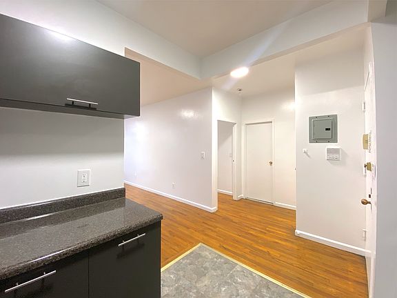 4th image of 314 E 105th St APT 4A