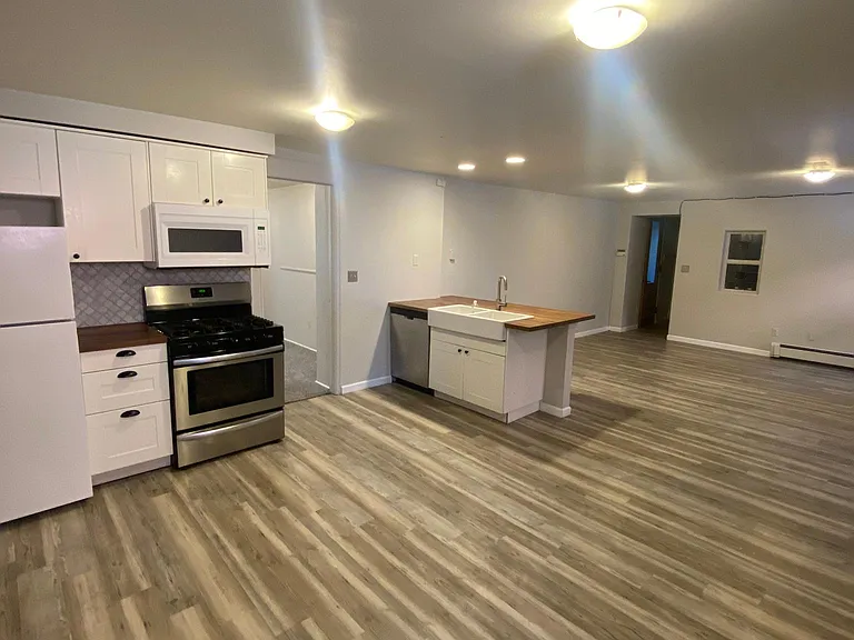 1437 N High St #1 — Photo 9