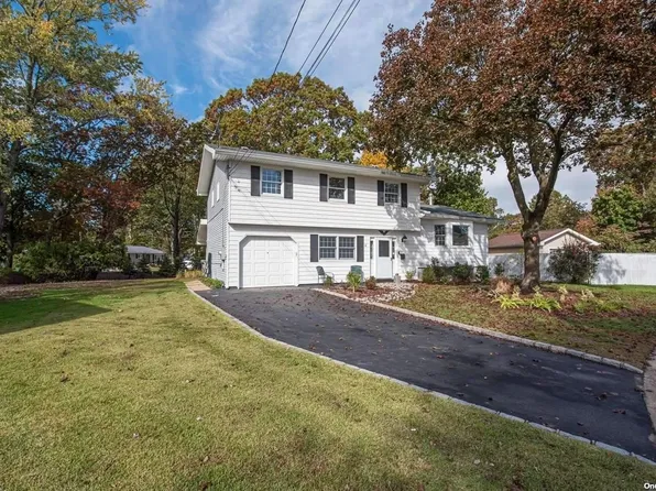 111 Haight Street, Deer Park, NY 11729