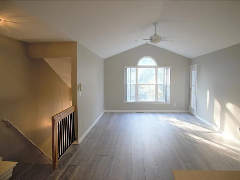 5400 Pine Aires Dr — Photo 3