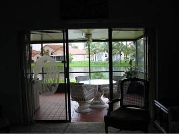4th image of 325 Lakeside Ct #231