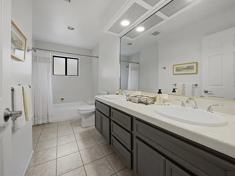 10 Venus Dr — Photo 26
