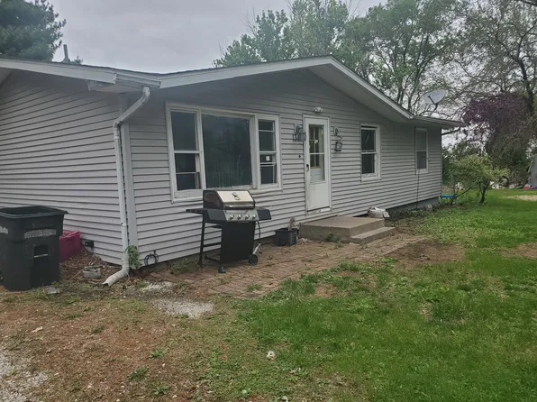 138 W 5th Ave, Woodhull, IL 61490