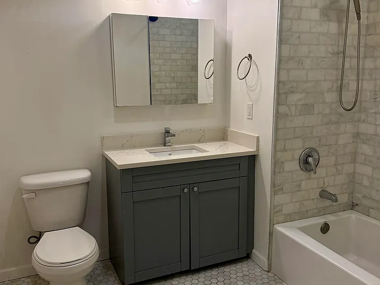 305 Whiton St #103 — Photo 12