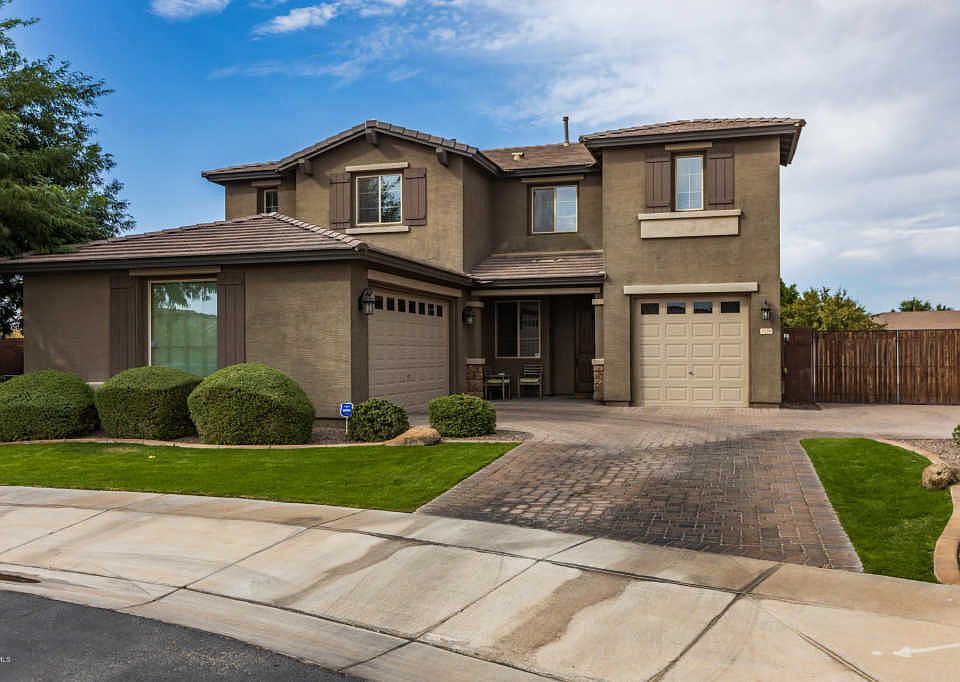 1st image of 1138 W Oleander Ave