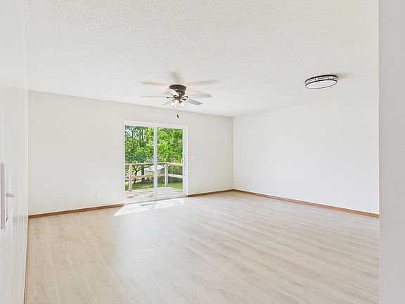 4th image of 1035 S Baker St #1035