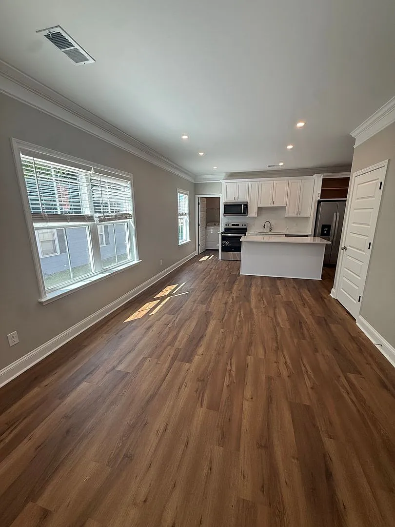 Pre-Leasing for the 27-28 School Year! Brand New Duplex In The Sought After Rosewood Columbia Are... — Photo 4