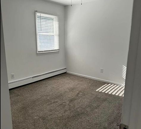 3rd image of 39 Raymond Ave