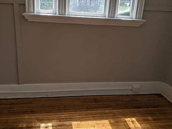 4th image of 1624 W Genesee St #3