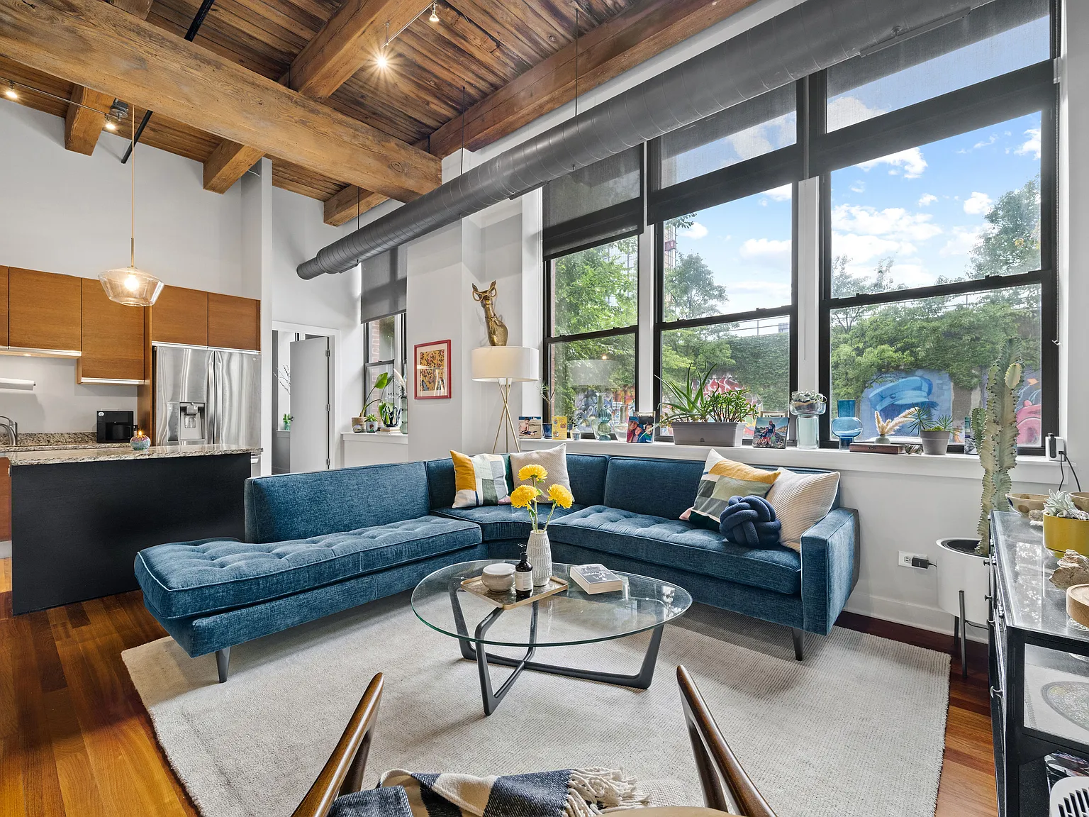 2 bed, 1400 sqft, $4,000 — Photo 2