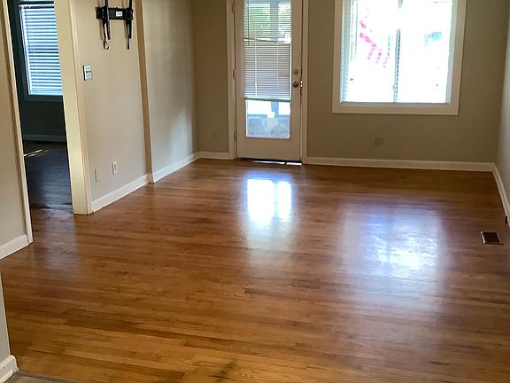 5th image of 1229 Meadowview Ave