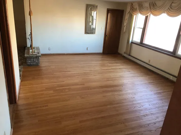 2048 E Main St, Bridgeport, CT 06610