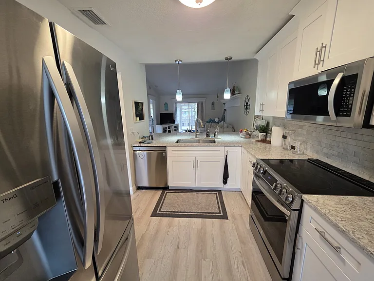 352 Plymouth St — Photo 8