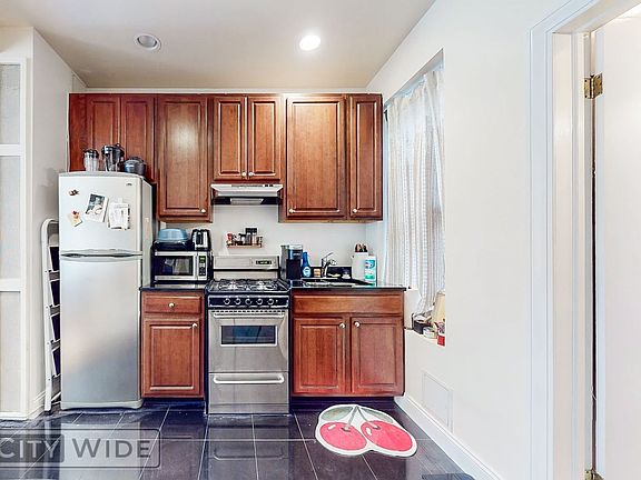 4th image of 207 W 80th St APT 4A