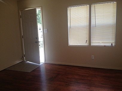 3rd image of 3317 SE 21st St