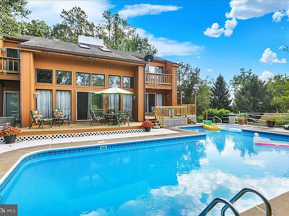 3rd image of 120 Deysher Rd