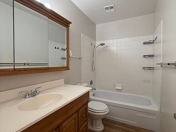 5th image of 49 W Lincoln Ave APT C