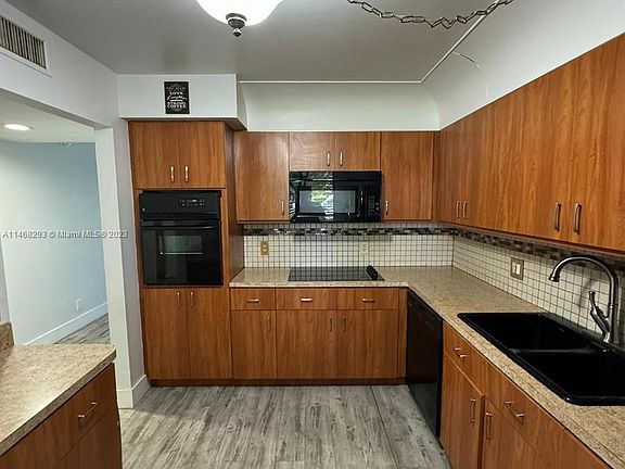 5th image of 401 Lakeview Dr APT 104