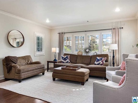 5th image of 3917 Village Center Dr