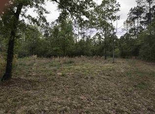 17 S Wallace Lake Rd, Milton, FL 32571