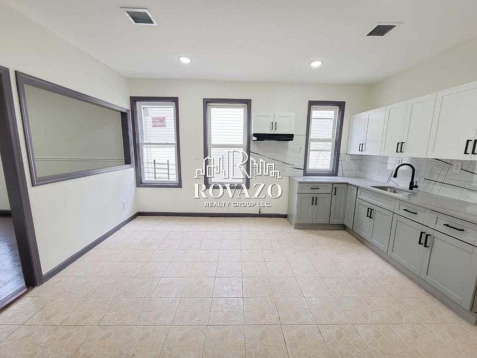 1st image of 219 Chadwick Ave #2A