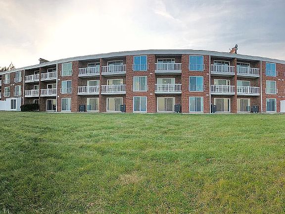 2nd image of 2600 Bushnell St APT 22