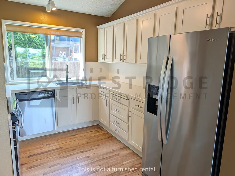1480 Hemlock St — Photo 12