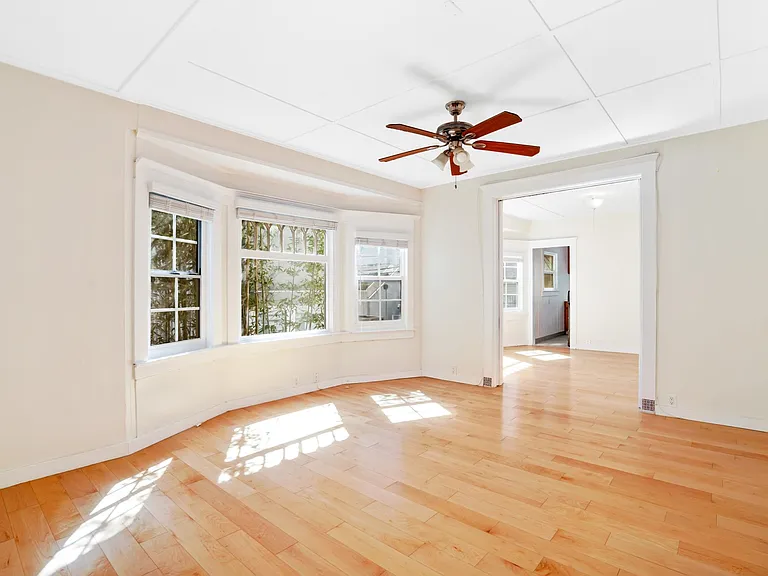 29 Brooks Ave #B — Photo 1
