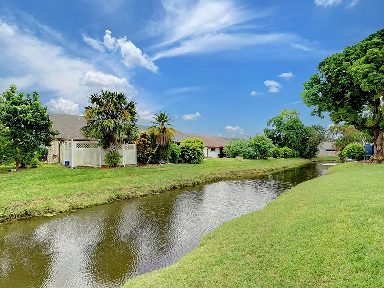 11862 Brier Patch Ct E — Photo 34