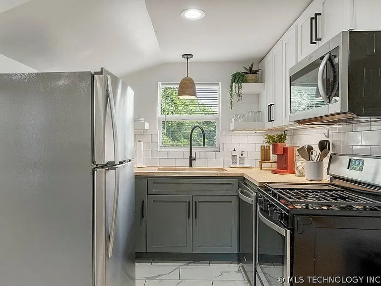 1204 S Zunis Ave #2 — Photo 10