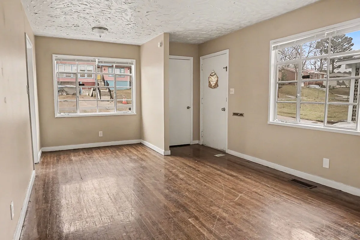 Building Photo - 1520 17th Way SW