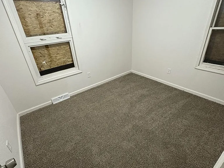 11 Westwood Dr — Photo 2