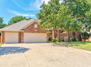 1001 Fox Hill Dr, Edmond, OK 73034