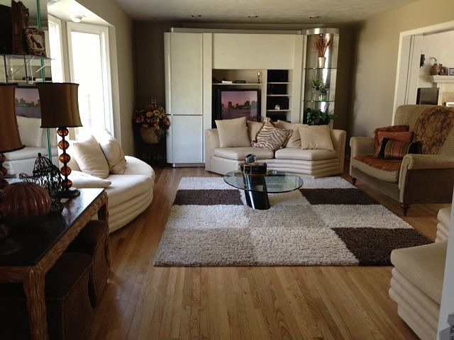 2nd image of 6 Oxford Ct