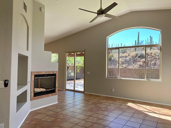 4th image of 403 N Daystar Mountain Dr