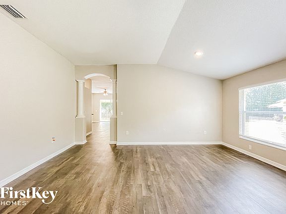 3rd image of 12768 Standbridge Dr