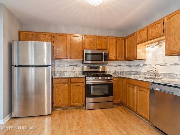 5th image of 228 Williamsburg Ct #228
