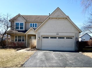 1039 N Lancaster Cir, South Elgin, IL 60177